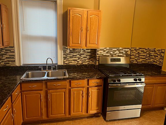 5th image of 5249 Devonshire Ave #2F