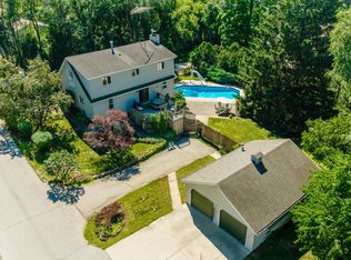 30004 Moccasin Dr, Burlington, WI 53105