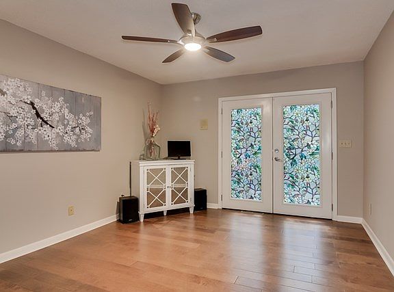 5th image of 1301 Jamaica Ct