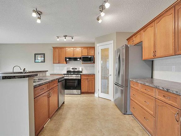 5th image of 249 W Springmere Way