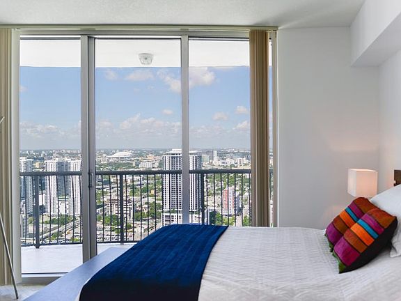 2nd image of 1750 N Bayshore Dr APT 5014