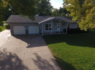 339 N 25th St, Beatrice, NE 68310