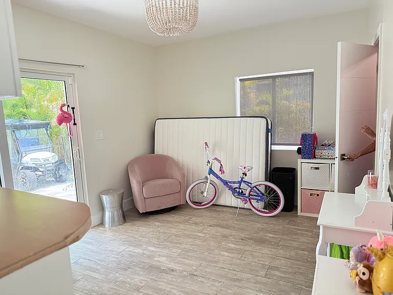 621 SE 5th Ct — Photo 11