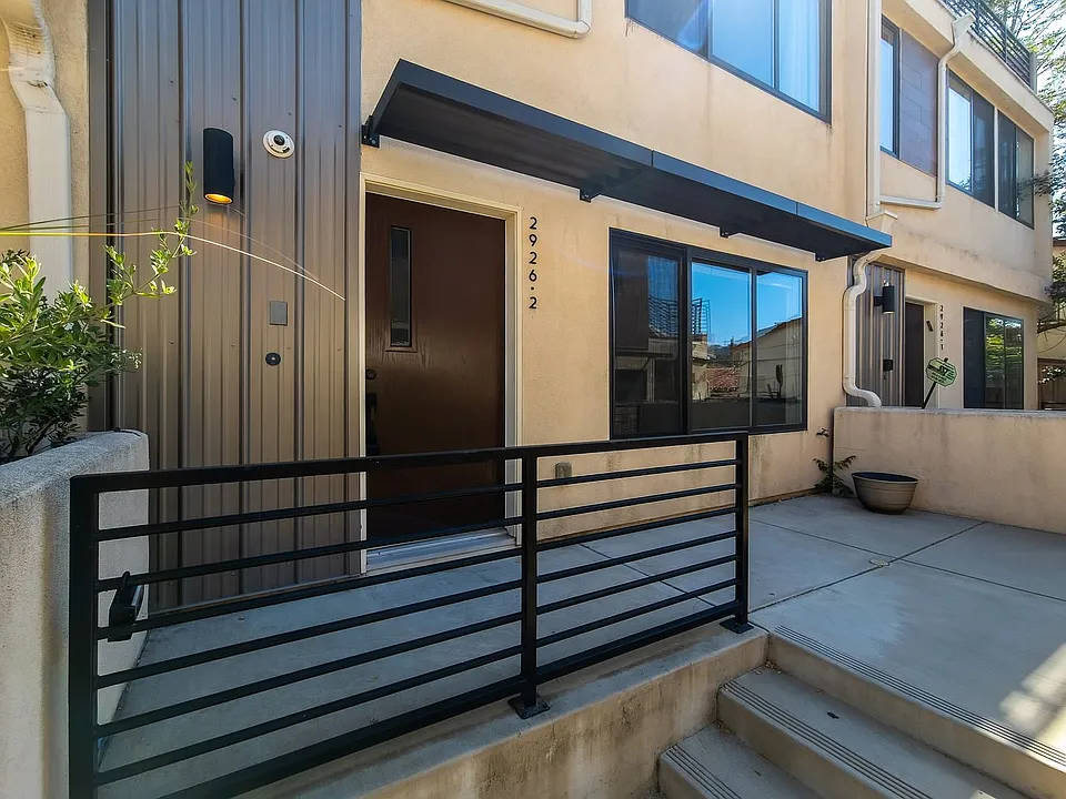2926 Rowena Ave #2