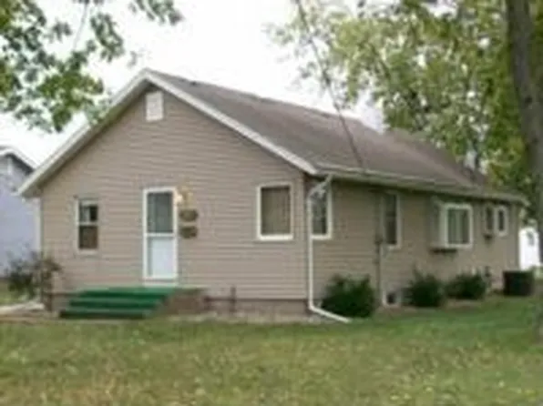 1985 Baird Ave, Galesburg, IL 61401