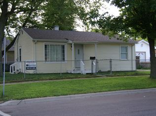 102 N Calhoun St, Aurora, IL 60505