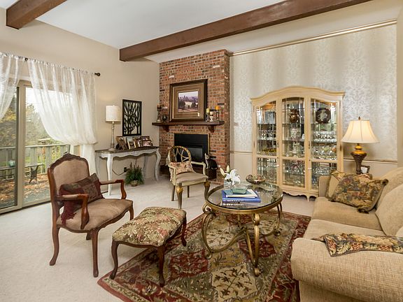 5th image of 1008 Poly Dr APT A4
