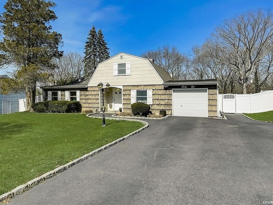 1st image of 61 College Hills Dr