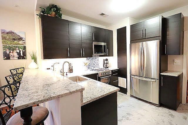 1st image of 1618 N Rockwell St #2