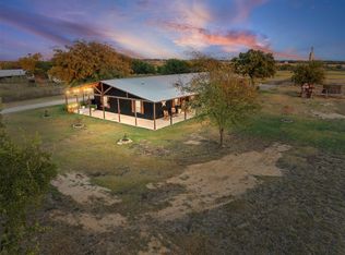 270 Thunder Rd, Milford, TX 76670