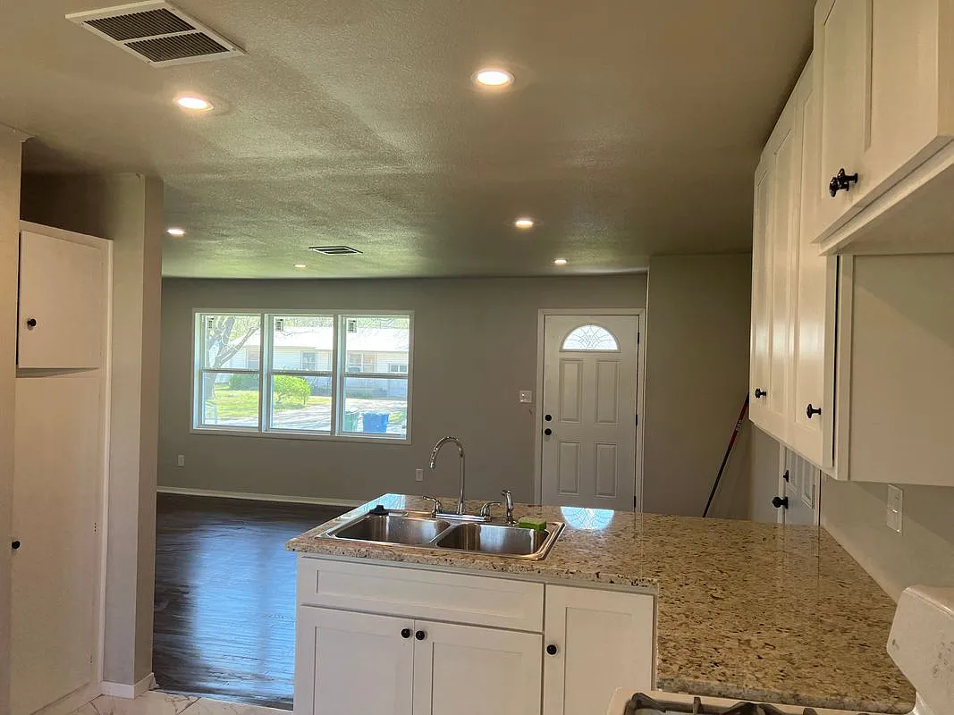3 bed, 1.0 bath, 936 sqft, $1,400 — Photo 4