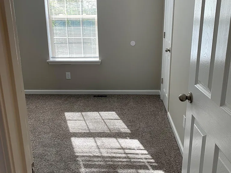 912 Pinoak Dr — Photo 10