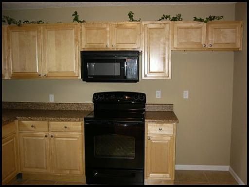 2nd image of 746 Calderwood Hwy