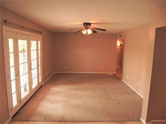 4th image of 807 W Villa Theresa Dr