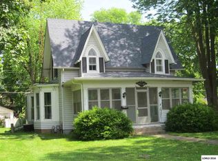 514 E Pine St, Mason City, IL 62664