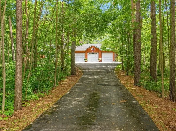 1775 Loretta Ave, Severn, ON L3V 7W2