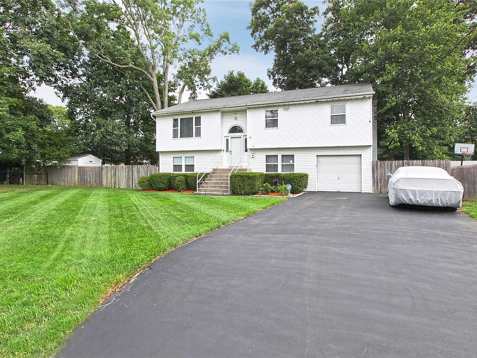 1st image of 12 Barnfield Pl