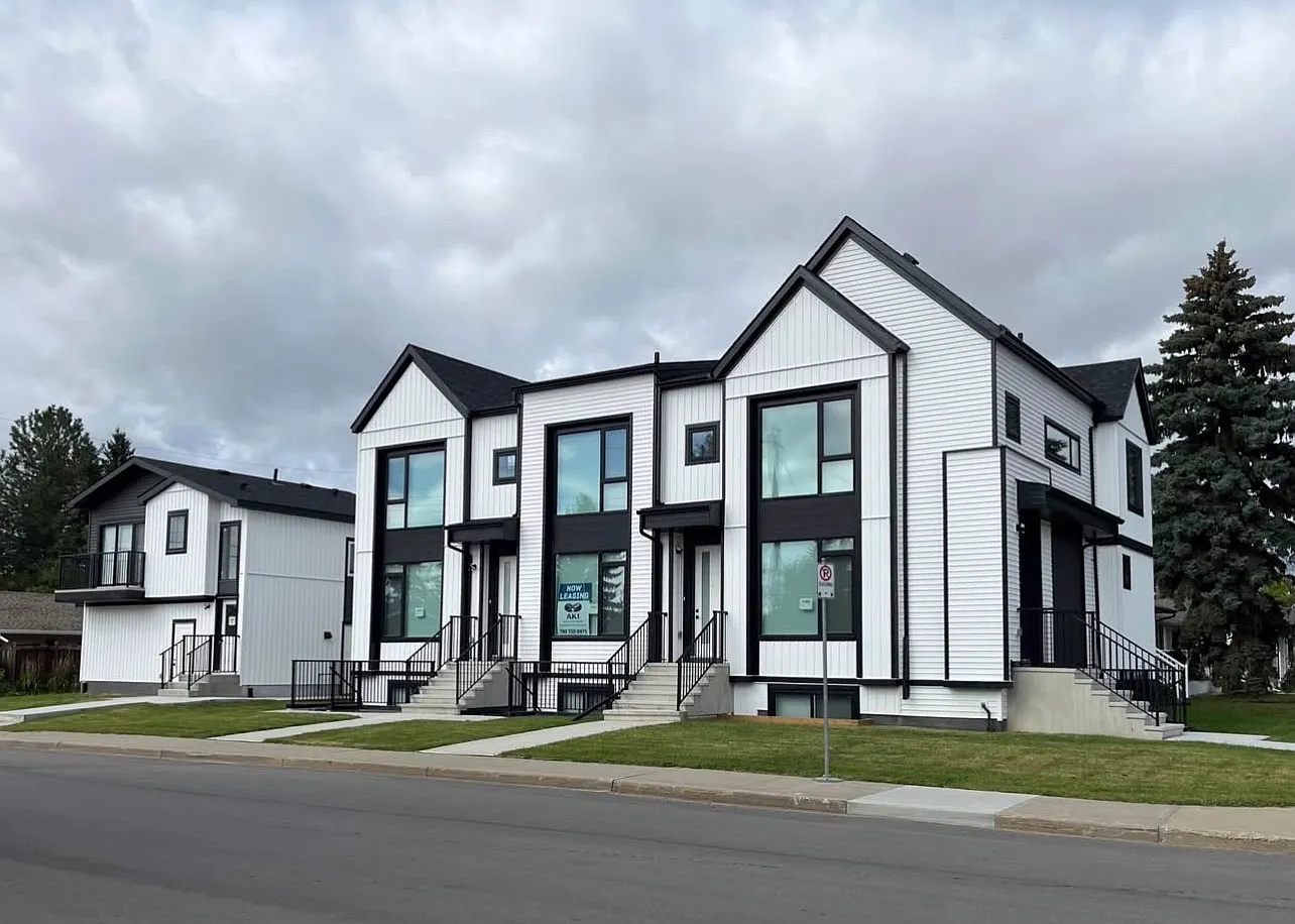 3 bed, 2.5 bath, $2,200 — Photo 1