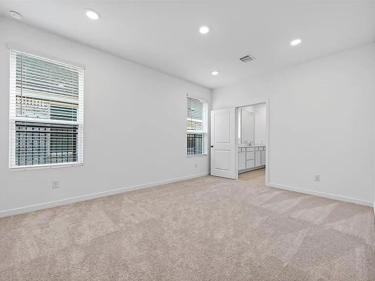 27435 Sunterra Village Dr — Photo 19