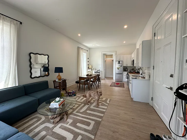 231 W Johnson Street — Photo 30