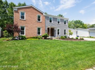 4112 Roslyn Rd, Downers Grove, IL 60515