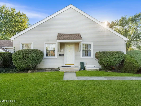 112 Pilatus Platz #A, Freehold, NJ 07728