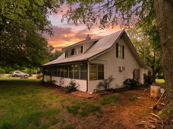 1282 Cherokee Trl, Murray, KY 42071