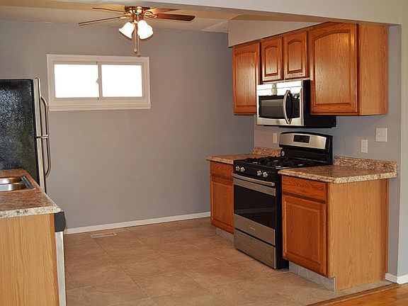 dining to kitchen