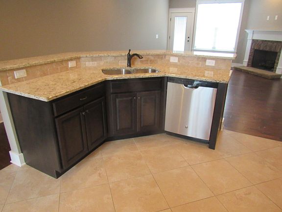 4th image of 2775 Amsterdam Ln #27