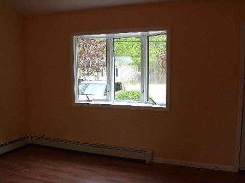 3rd image of 48 Seymour Ln