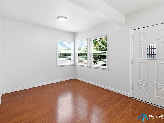 5th image of 11555 Burbank Blvd APT 6