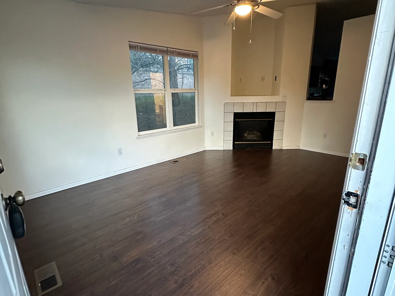 3 bed, 1584 sqft, $2,250 — Photo 3