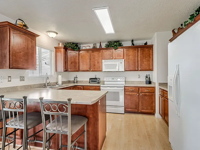 865 S Apple Grove Ln — Photo 6