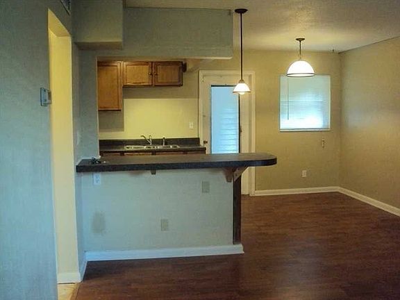 2nd image of 5112 Hollywood Blvd APT 5