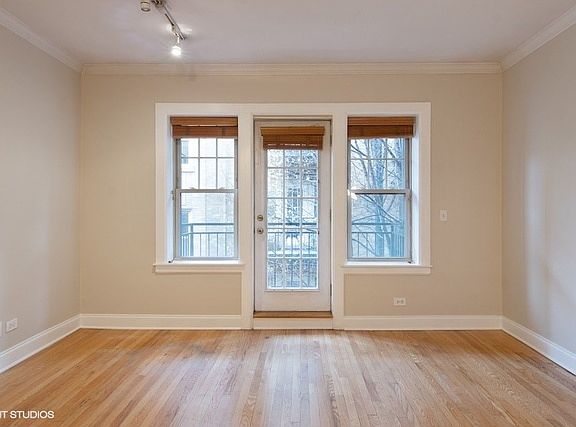 3rd image of 2237 N Lincoln Ave #B-2