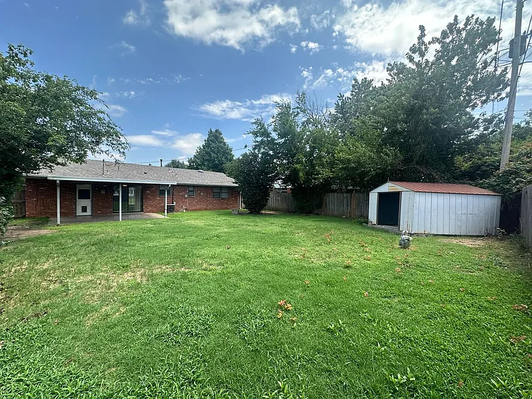 4844 Woodview Dr — Photo 71