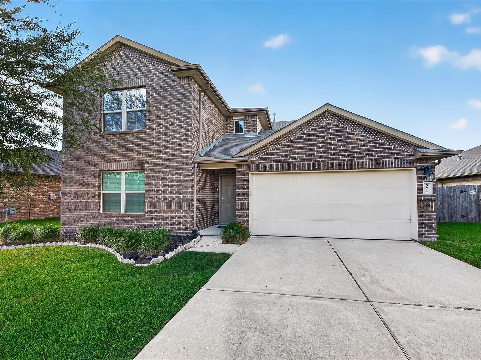 5 bed, 3.0 bath, 2869 sqft, $2,700 — Photo 2