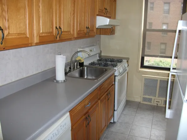 2240 Burnett Street image 8 of 26