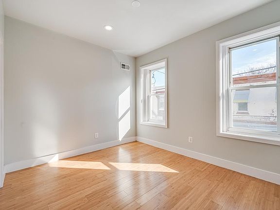 4th image of 2342 N Smedley St