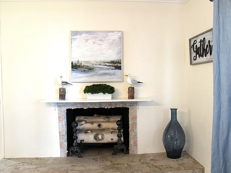 E Riverside Dr — Photo 22