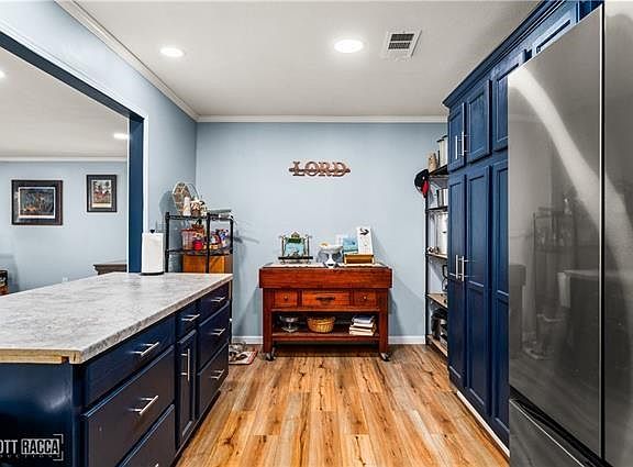 4th image of 568 Hog Island Rd