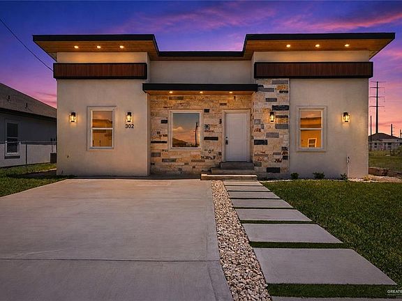2nd image of 302 Valencia Dr