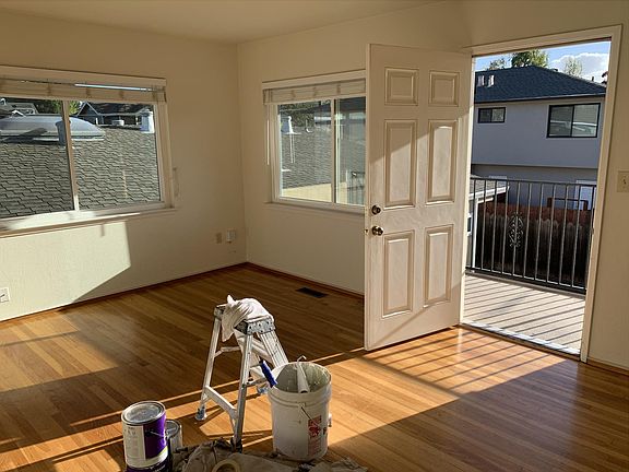 3rd image of 1040 Florence Ln