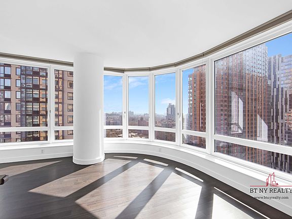 4th image of 306 Gold St APT 25C