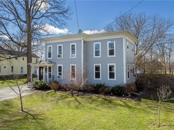 3881 Fountain St, Clinton, NY 13323