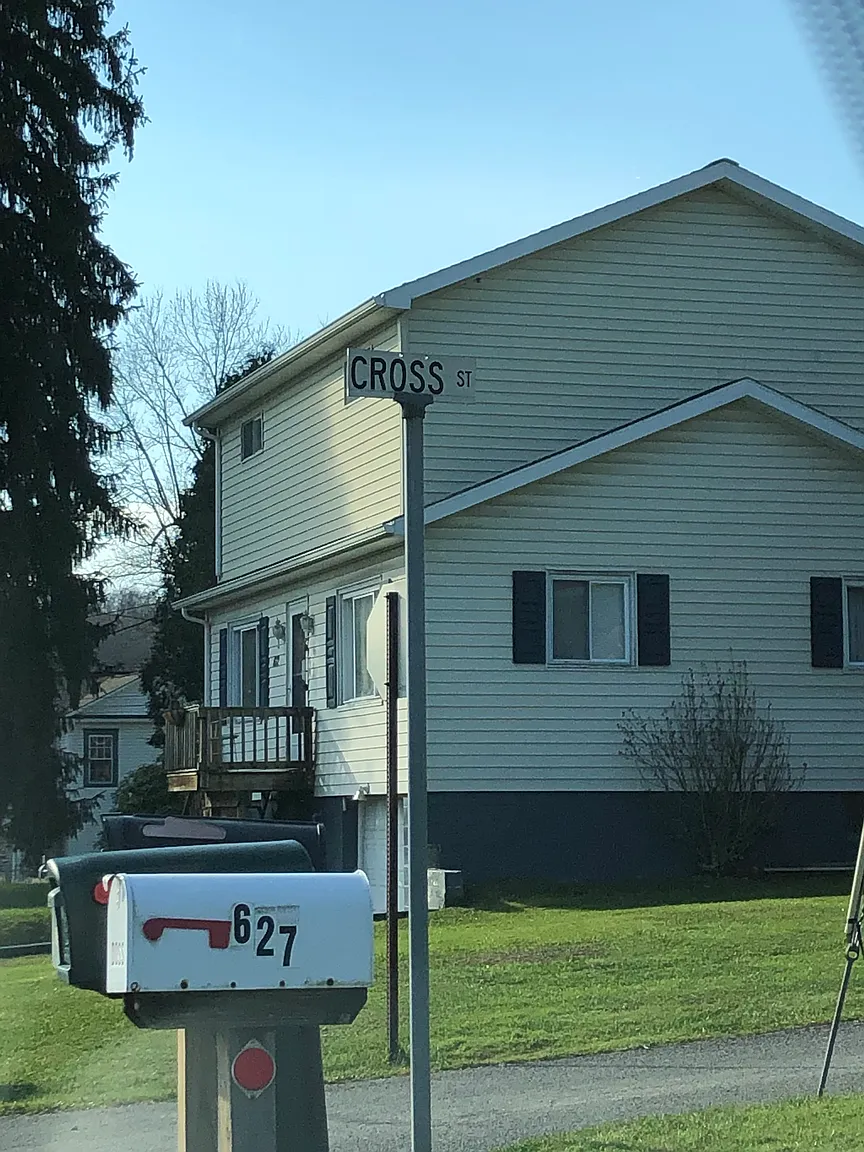 612 Fairbank Herbert Rd photo 1