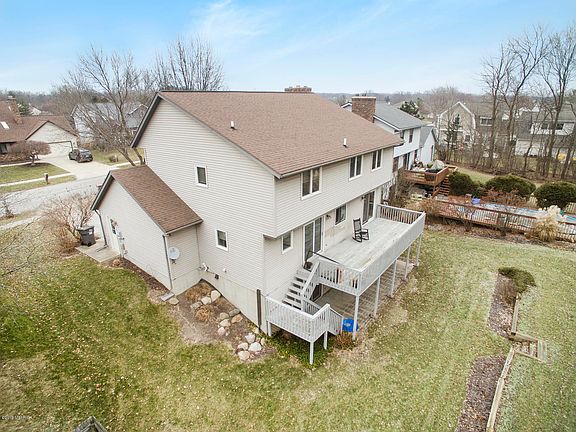 4th image of 4780 E Meadows Dr SE