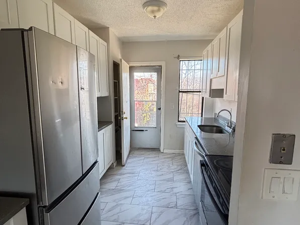 18 Townley St #J3, Hartford, CT 06105