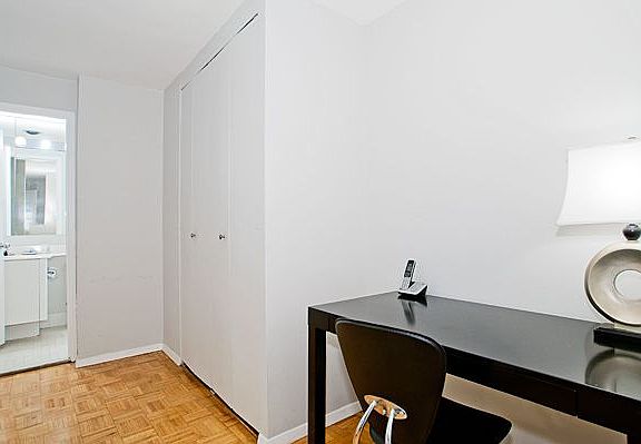 5th image of 150 W 51st St APT 1826