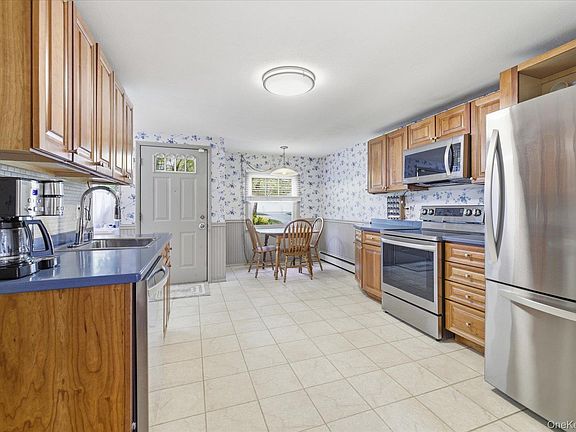 3rd image of 44 Meyer Lane